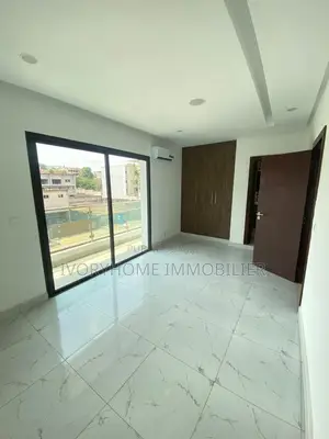 1chbre Appartement dans Cocody à Louer