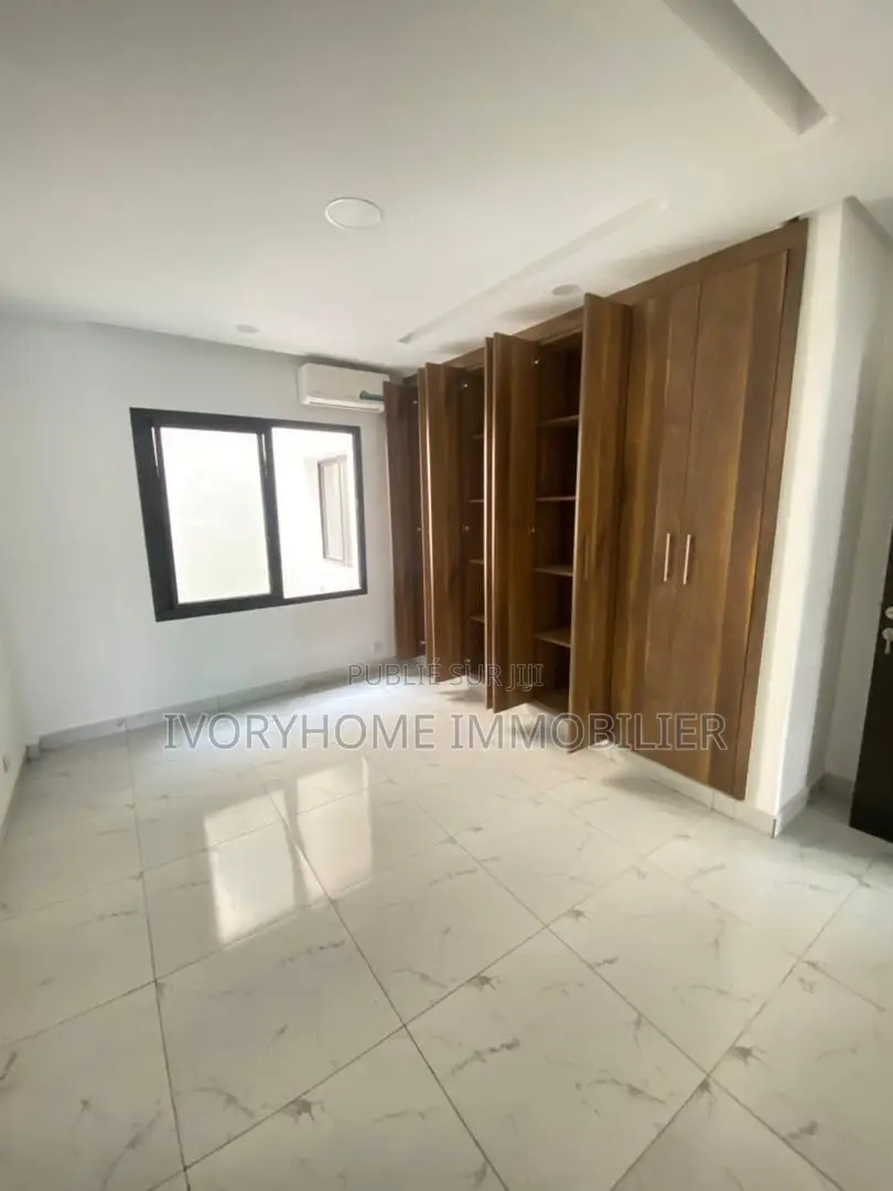 2chbre Appartement dans Cocody à Louer