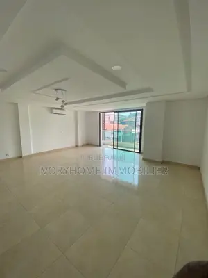 3chbre Appartement dans Cocody à Louer