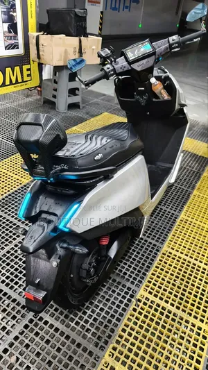 Nouveau Yamaha DT125 2025 Blanc