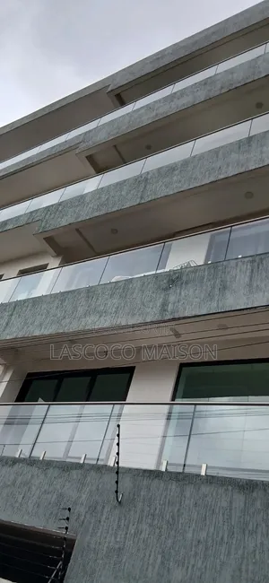 3chbre Appartement dans Lascoco Maison, Cocody à Louer