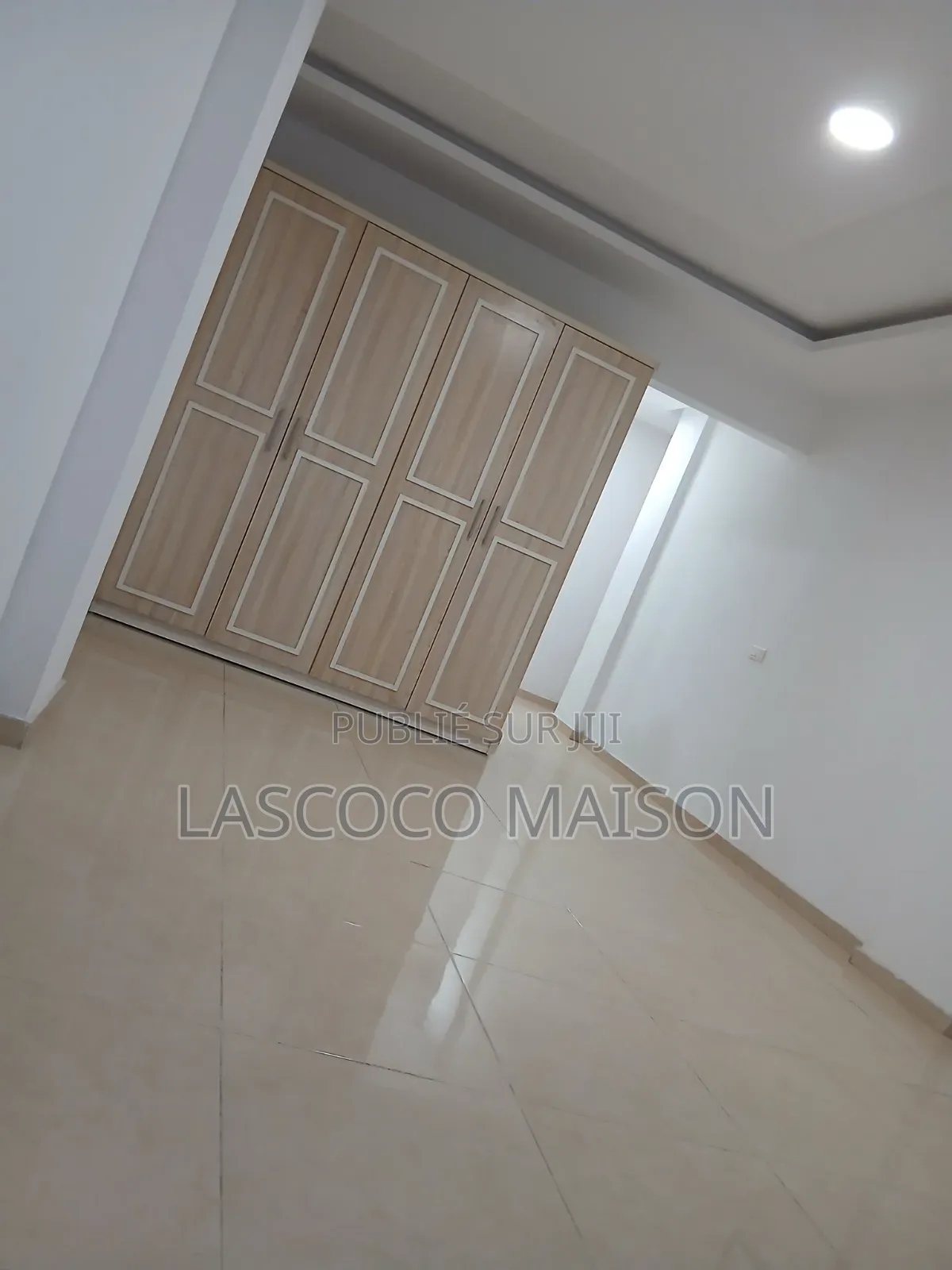 3chbre Appartement dans Lascoco Maison, Cocody à Louer