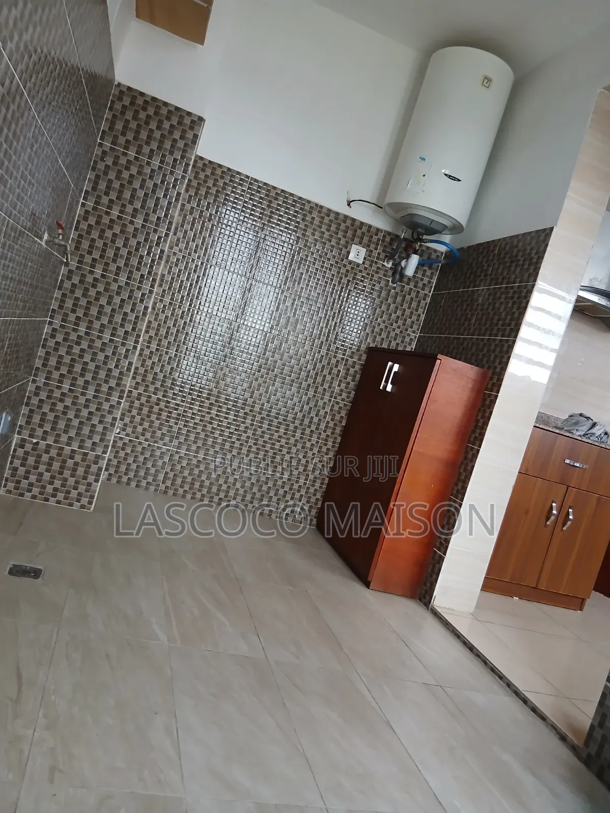 3chbre Appartement dans Lascoco Maison, Cocody à Louer