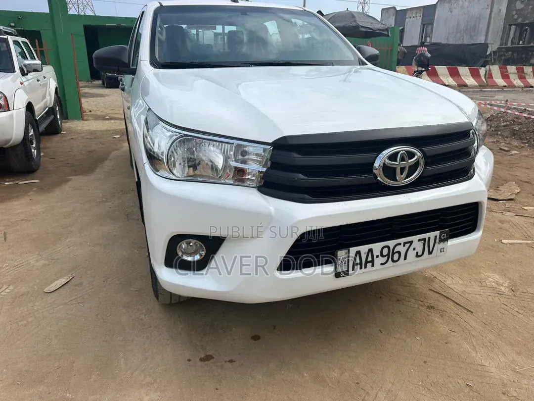 Toyota Hilux 2024 Blanc