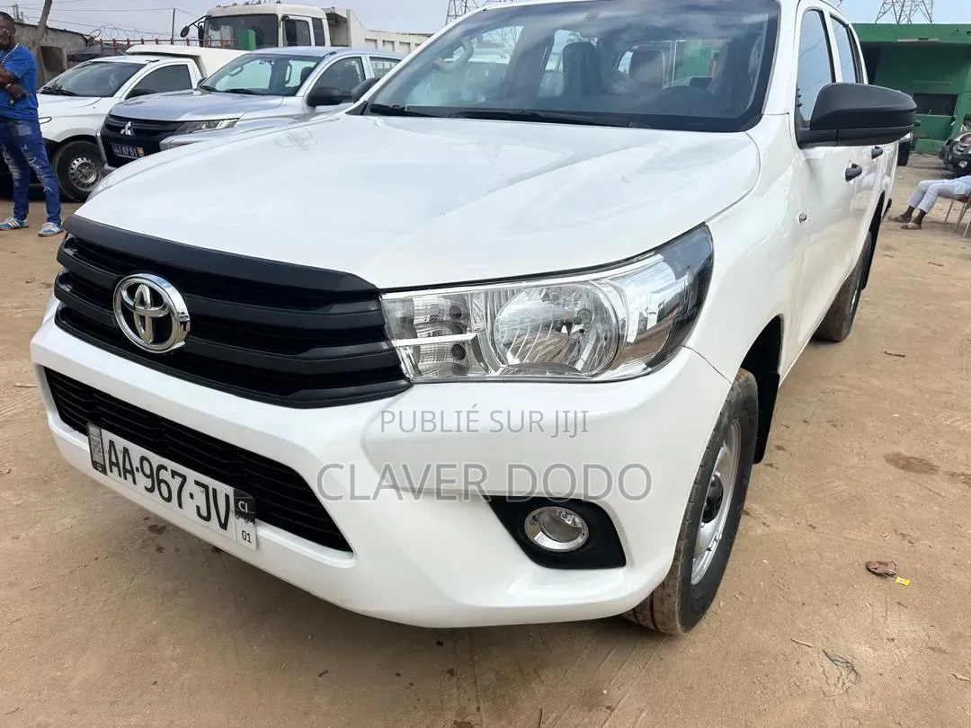 Toyota Hilux 2024 Blanc