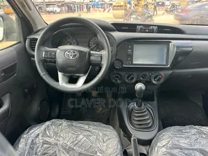 Toyota Hilux 2024 Blanc