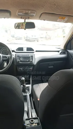 Suzuki Dzire 2024 Doré