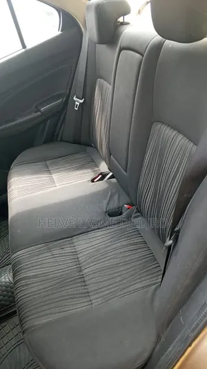 Suzuki Dzire 2024 Doré