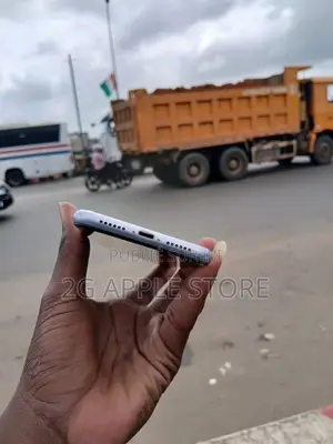 Nouveau Apple iPhone 11 64 GB Violet