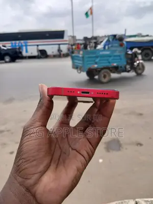 Nouveau Apple iPhone 13 128 GB Rouge