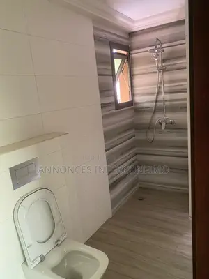 2chbre Appartement dans Interconfimo Sarl, Cocody à Louer