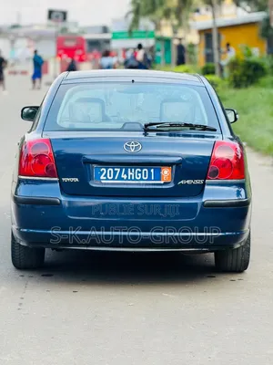 Toyota Avensis 2005 Bleu