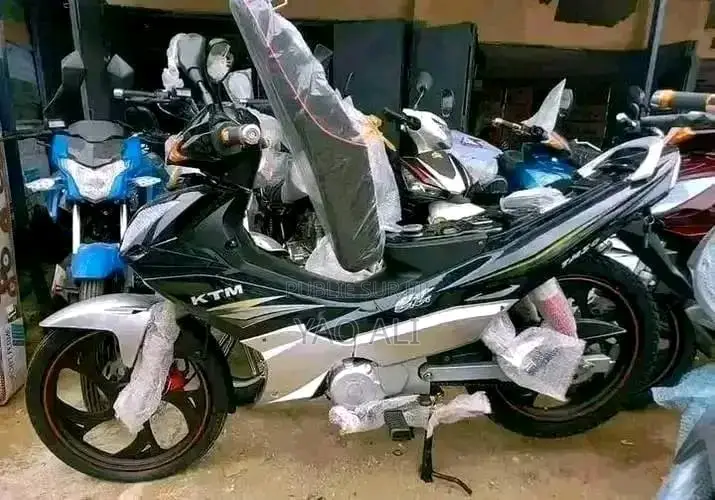 KTM RC 125 2026 Argenté