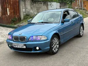 BMW 318i 2002 Bleu