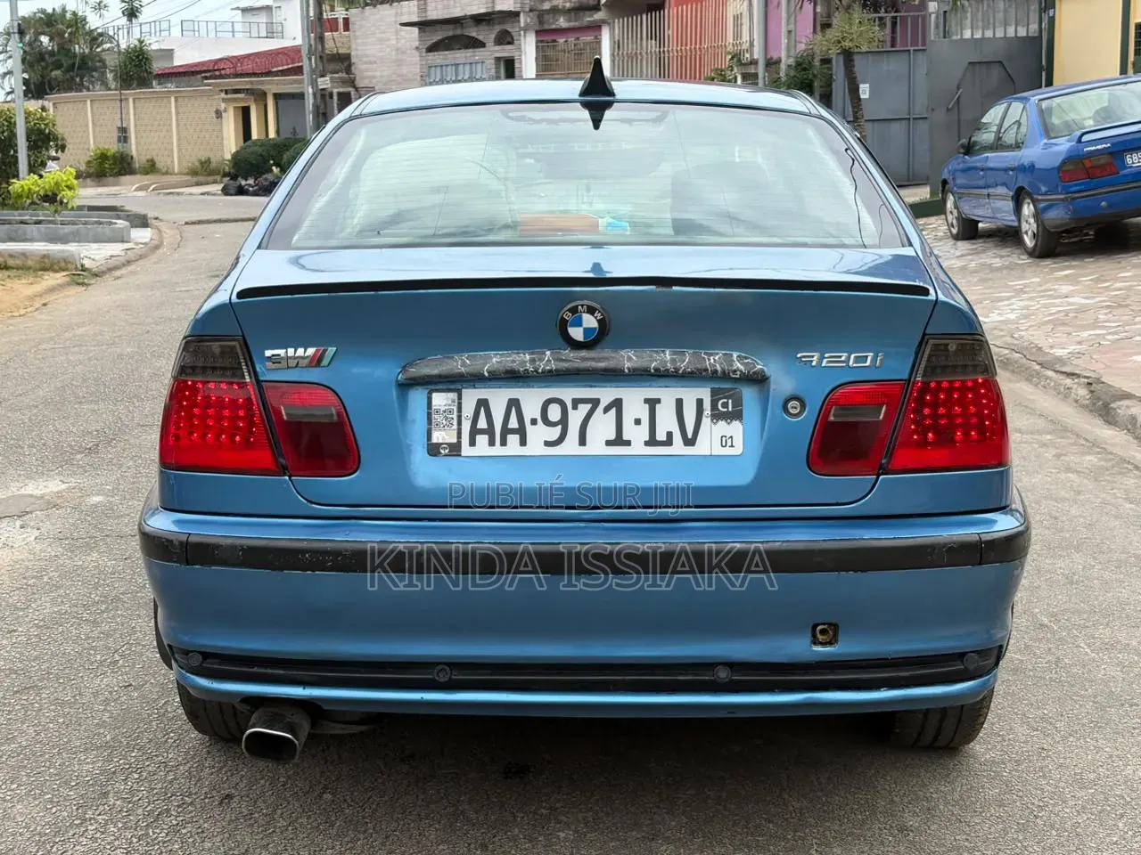 BMW 318i 2002 Bleu