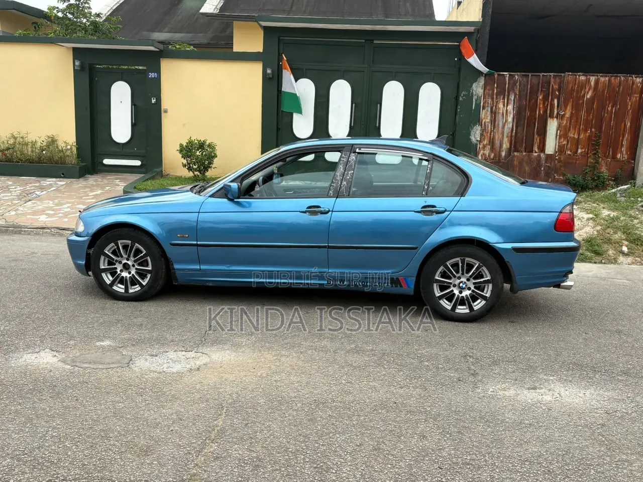 BMW 318i 2002 Bleu