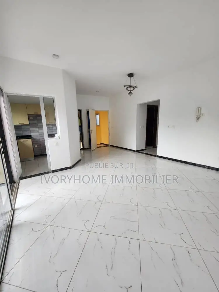 4chbre Duplex dans Cocody à Louer