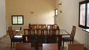 10chbre Villa dans Deux Plateaux à Vendre