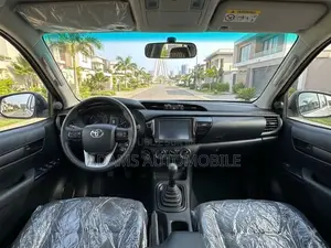 Toyota Hilux 2024 Blanc