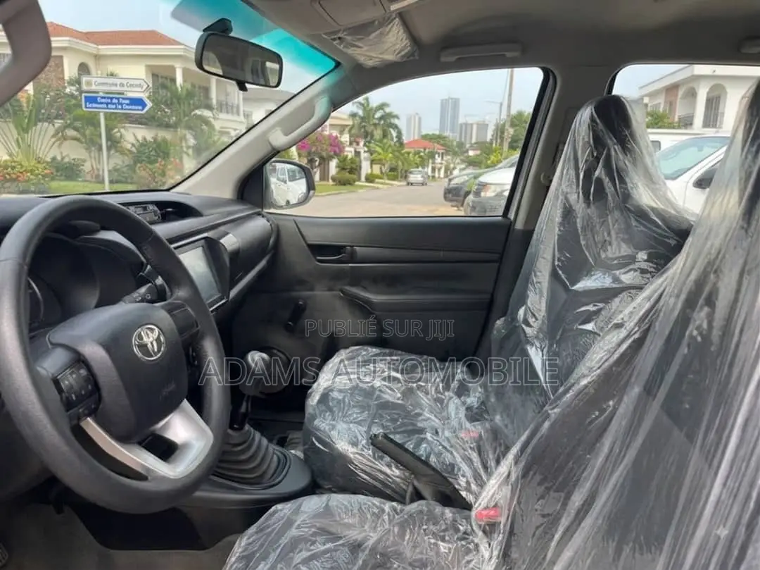 Toyota Hilux 2024 Blanc