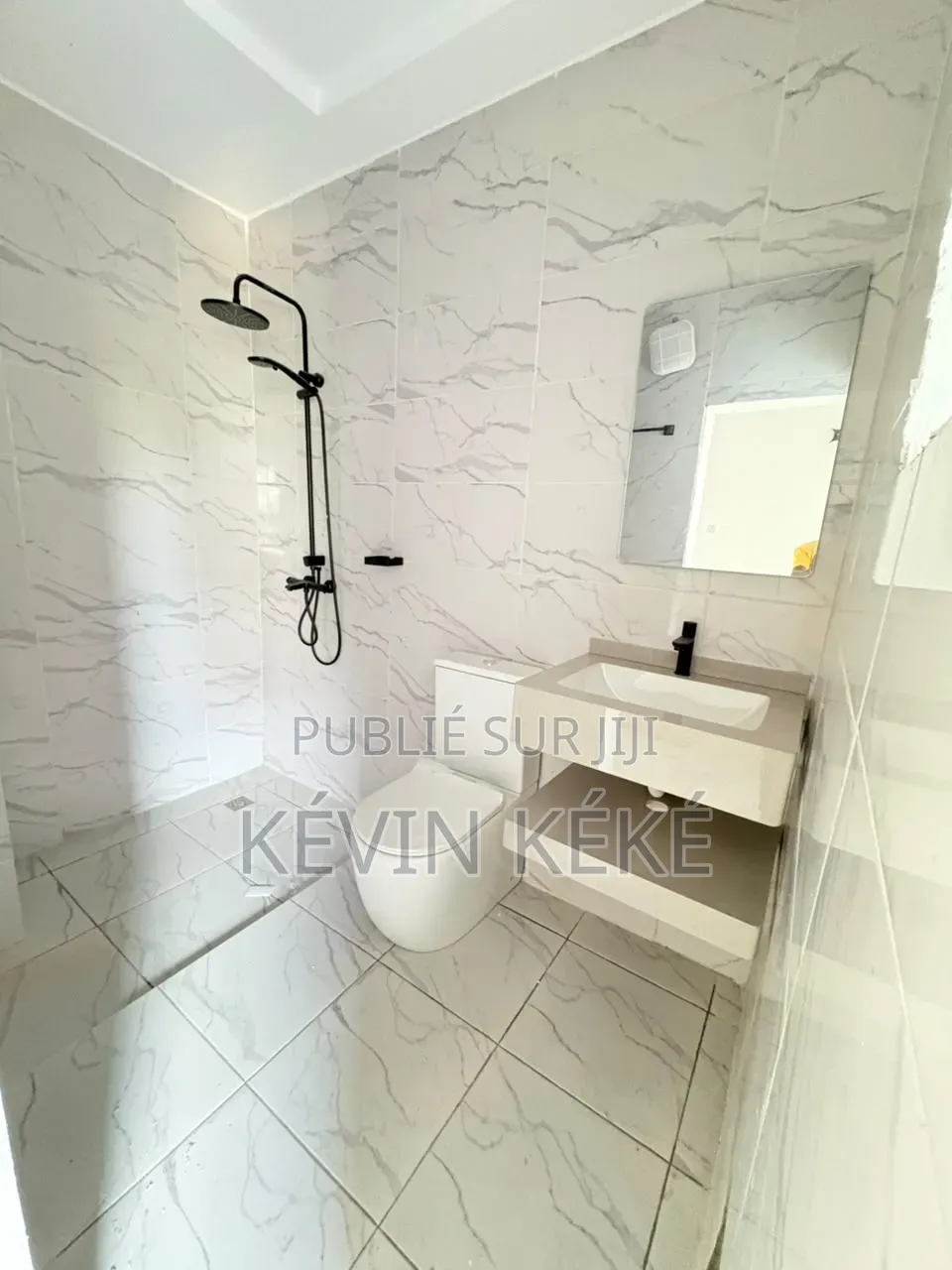 2chbre Appartement dans Grâces Immobilier, Cocody à Louer