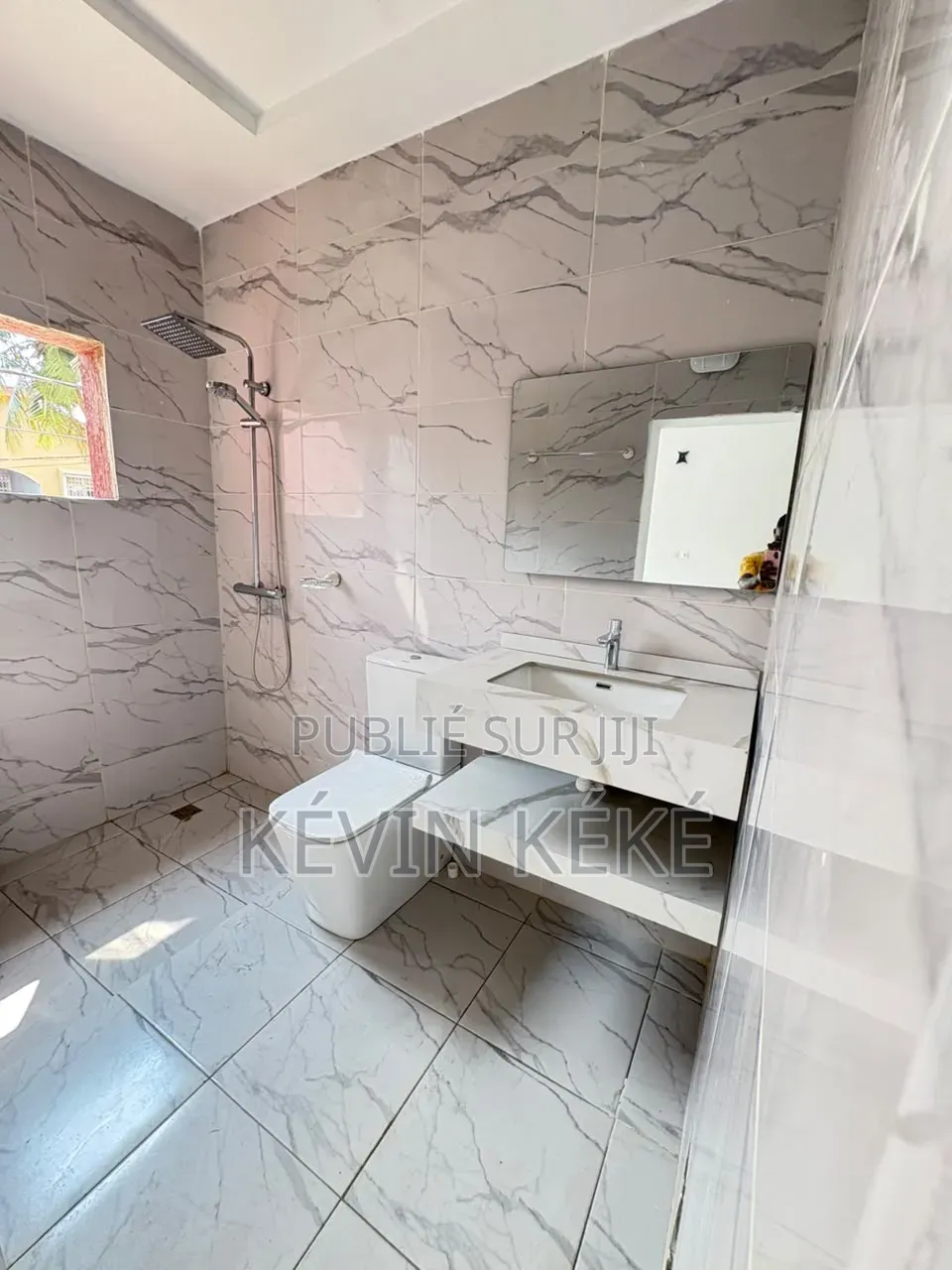 2chbre Appartement dans Grâces Immobilier, Cocody à Louer