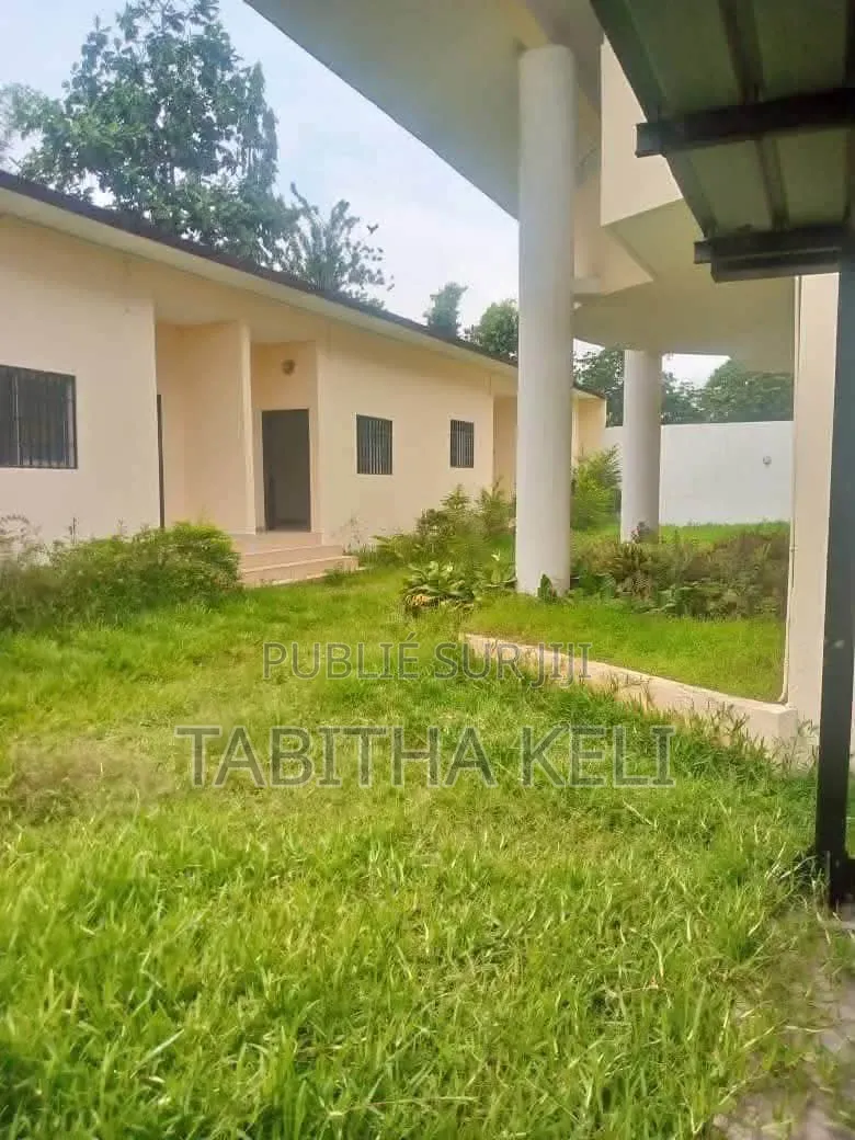 14chbre Duplex dans Francis Gweh, Cocody à Louer