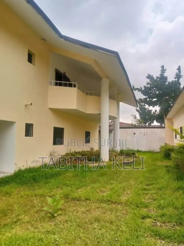 14chbre Duplex dans Francis Gweh, Cocody à Louer
