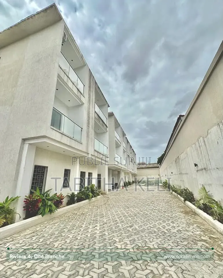 3chbre Appartement dans Cocody à Louer