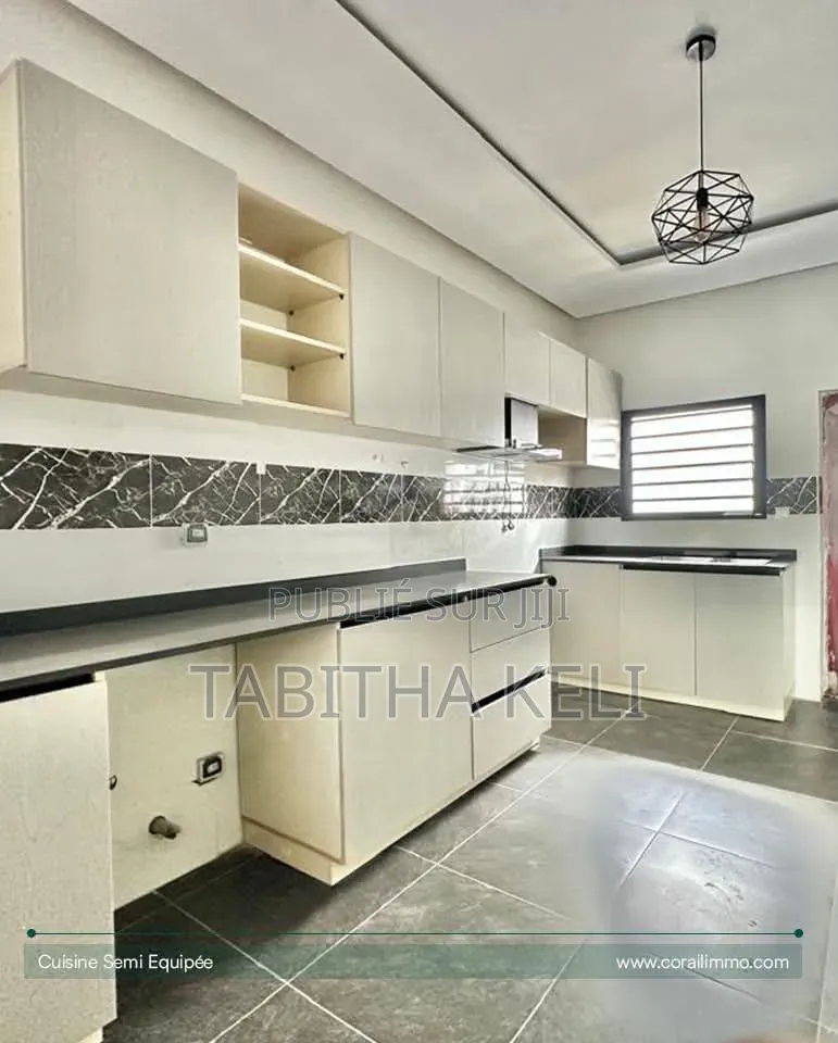 3chbre Appartement dans Cocody à Louer