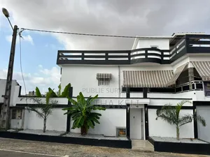 8chbre Duplex dans Cocody à Louer