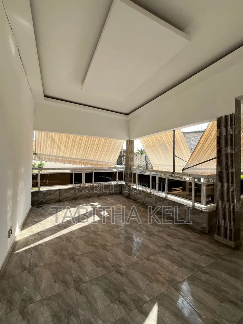 8chbre Duplex dans Cocody à Louer