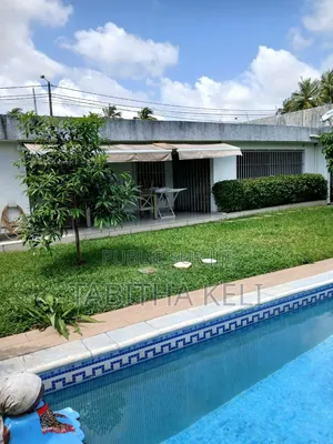 4chbre Villa dans Cocody à Louer