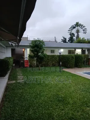 4chbre Villa dans Cocody à Louer