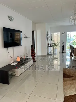 4chbre Villa dans Cocody à Louer