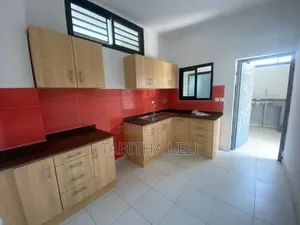 3chbre Duplex dans Cocody à Louer