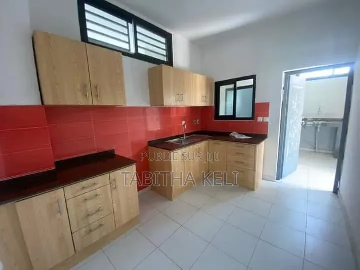 3chbre Duplex dans Cocody à Louer