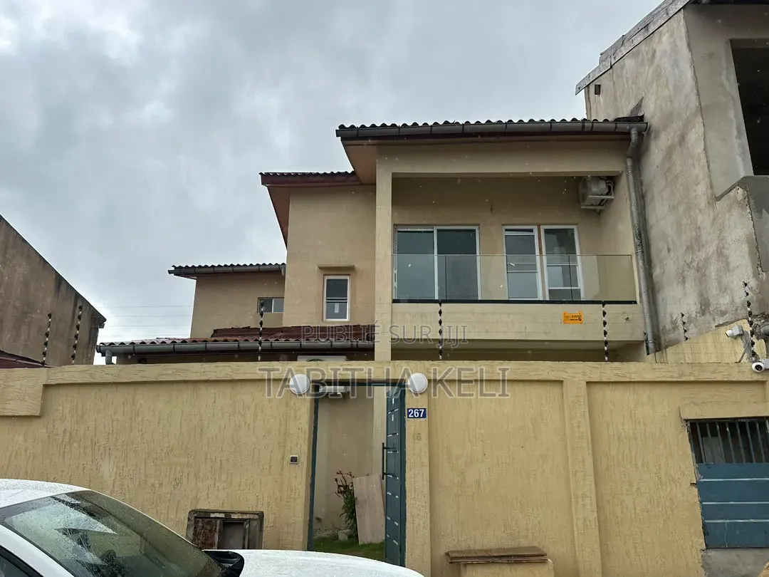 4chbre Duplex dans Cocody à Vendre