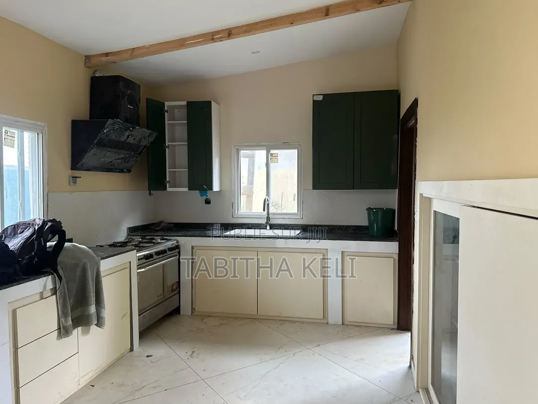 4chbre Duplex dans Cocody à Vendre