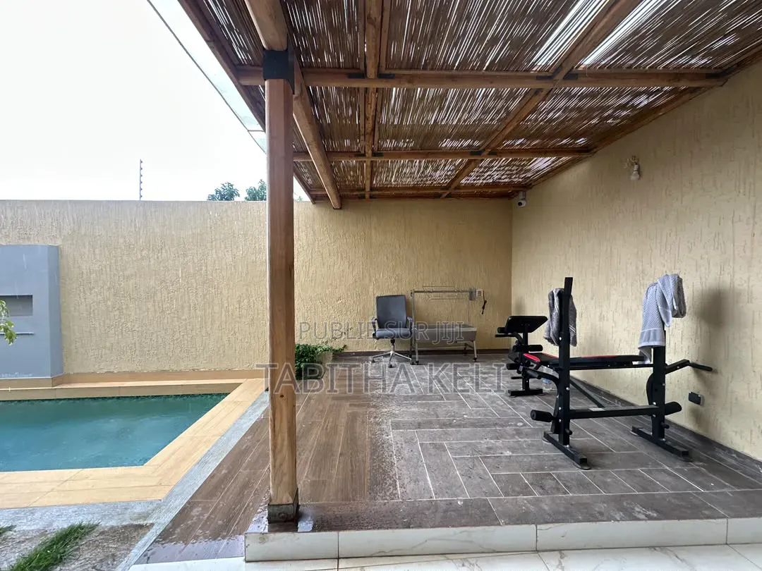 4chbre Duplex dans Cocody à Vendre