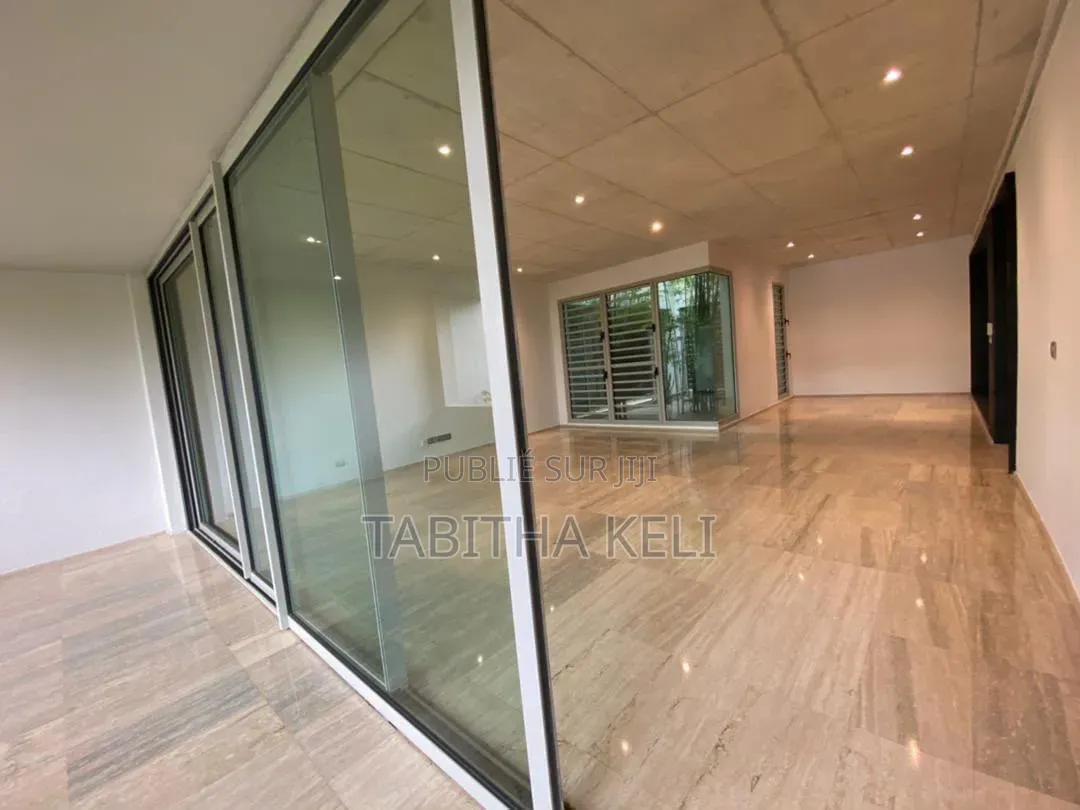 3chbre Appartement dans Cocody à Louer