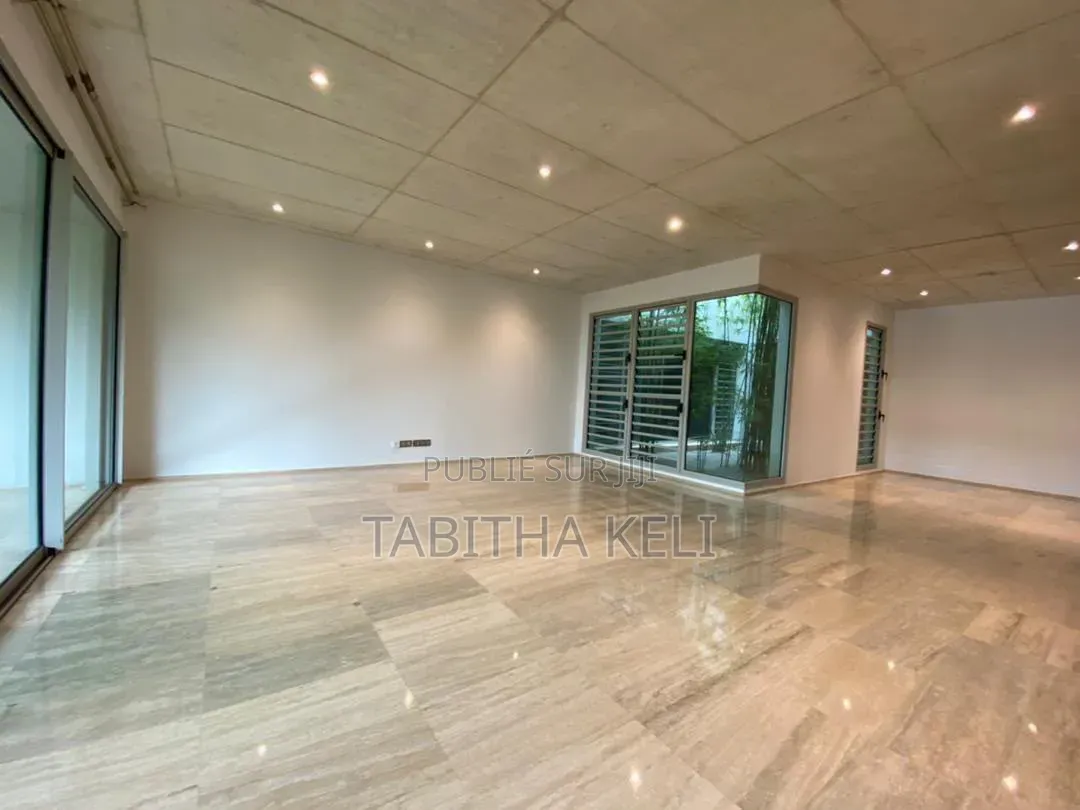 3chbre Appartement dans Cocody à Louer