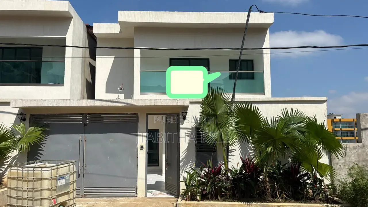 7chbre Duplex dans Cocody à Louer
