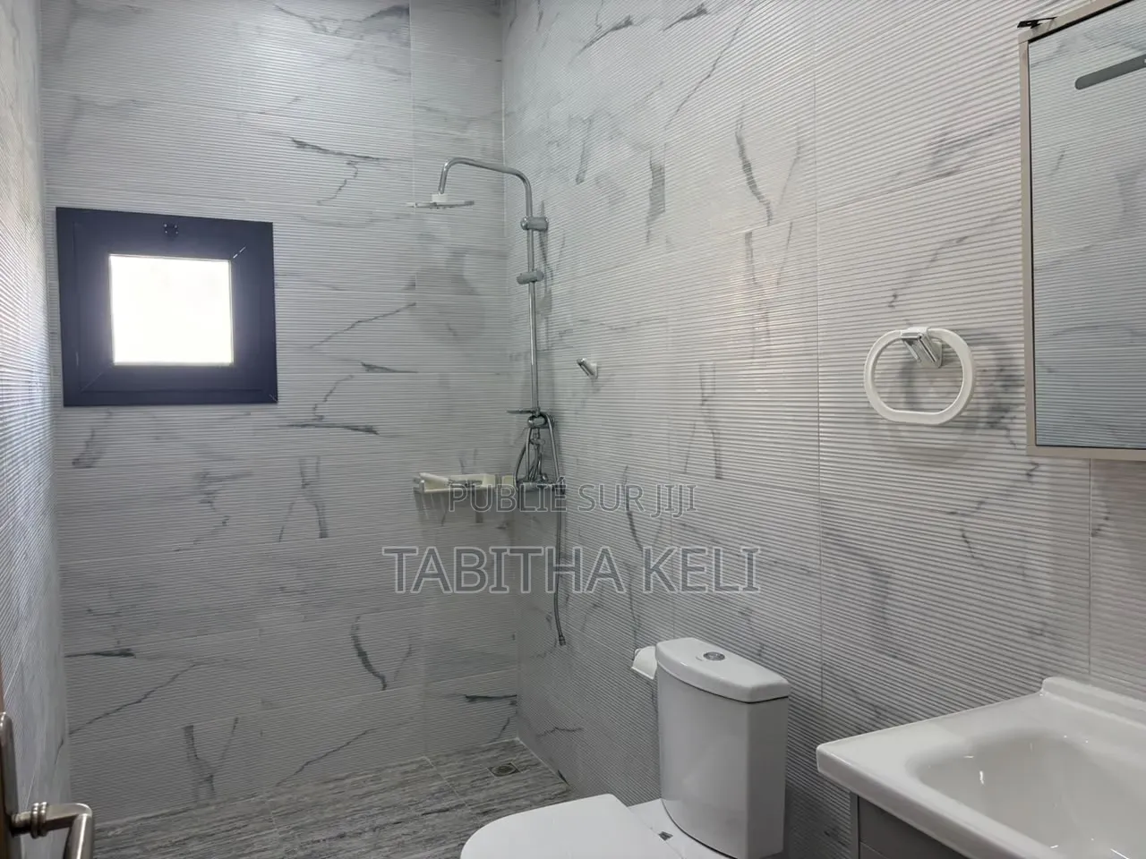 7chbre Duplex dans Cocody à Louer