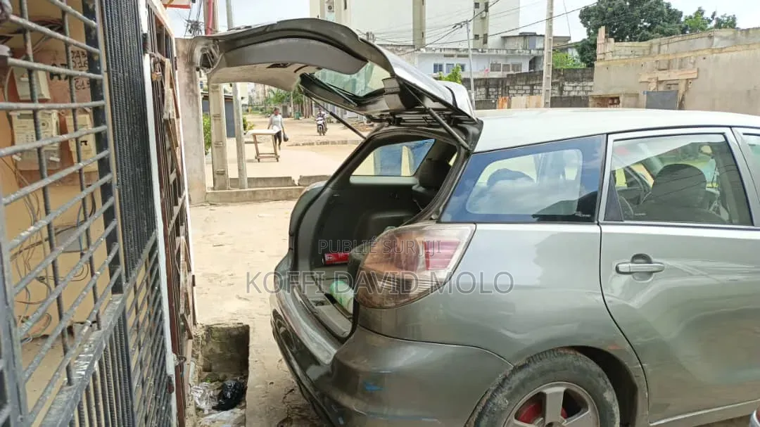 Toyota Matrix 2006 Gris
