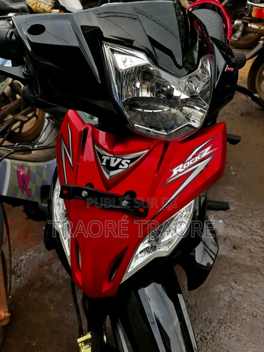 Nouveau TVS Rockz 125 2024 Rouge