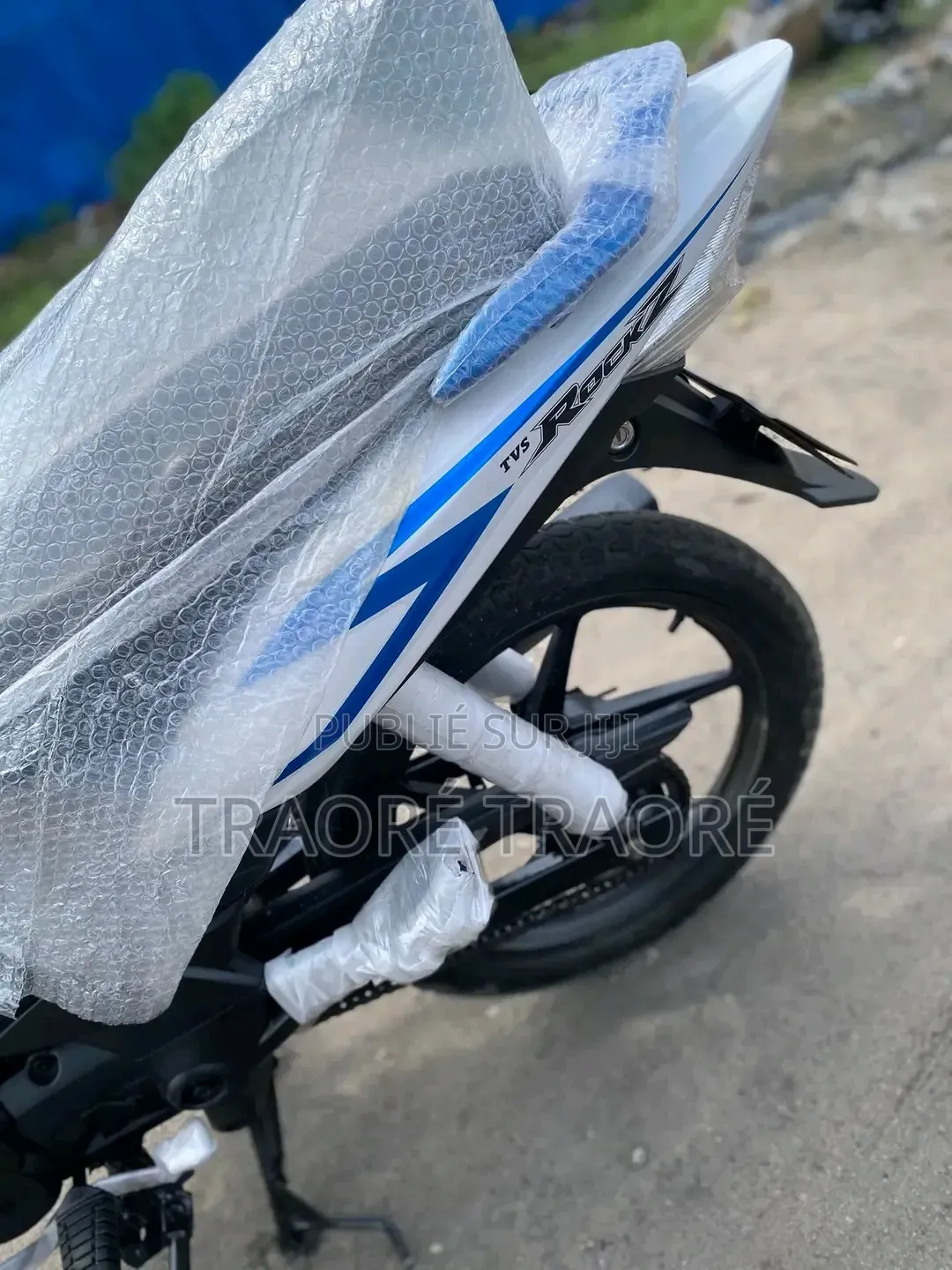 Nouveau TVS Rockz 125 2024 Bleu