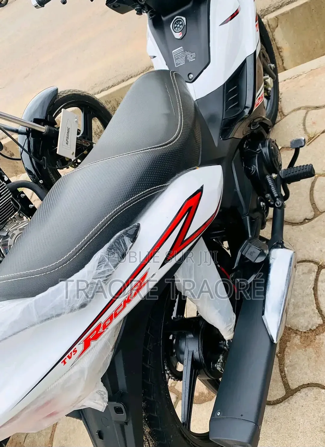 Nouveau TVS Rockz 125 2024 Blanc