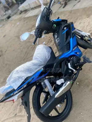 Nouveau TVS Rockz 125 2024 Bleu