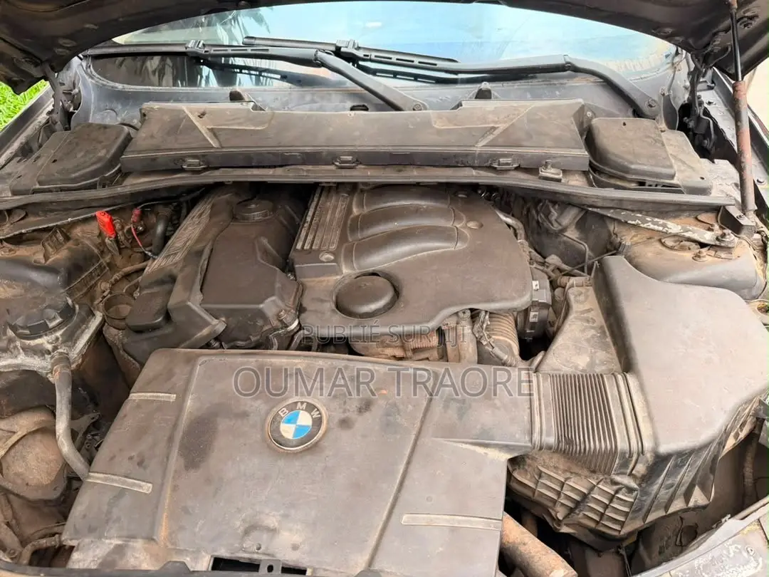 BMW 318i 2009 Noir